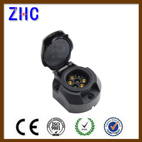 CE ROHS Waterproof 7P 12V Mounted Female Trailer Socket Towing